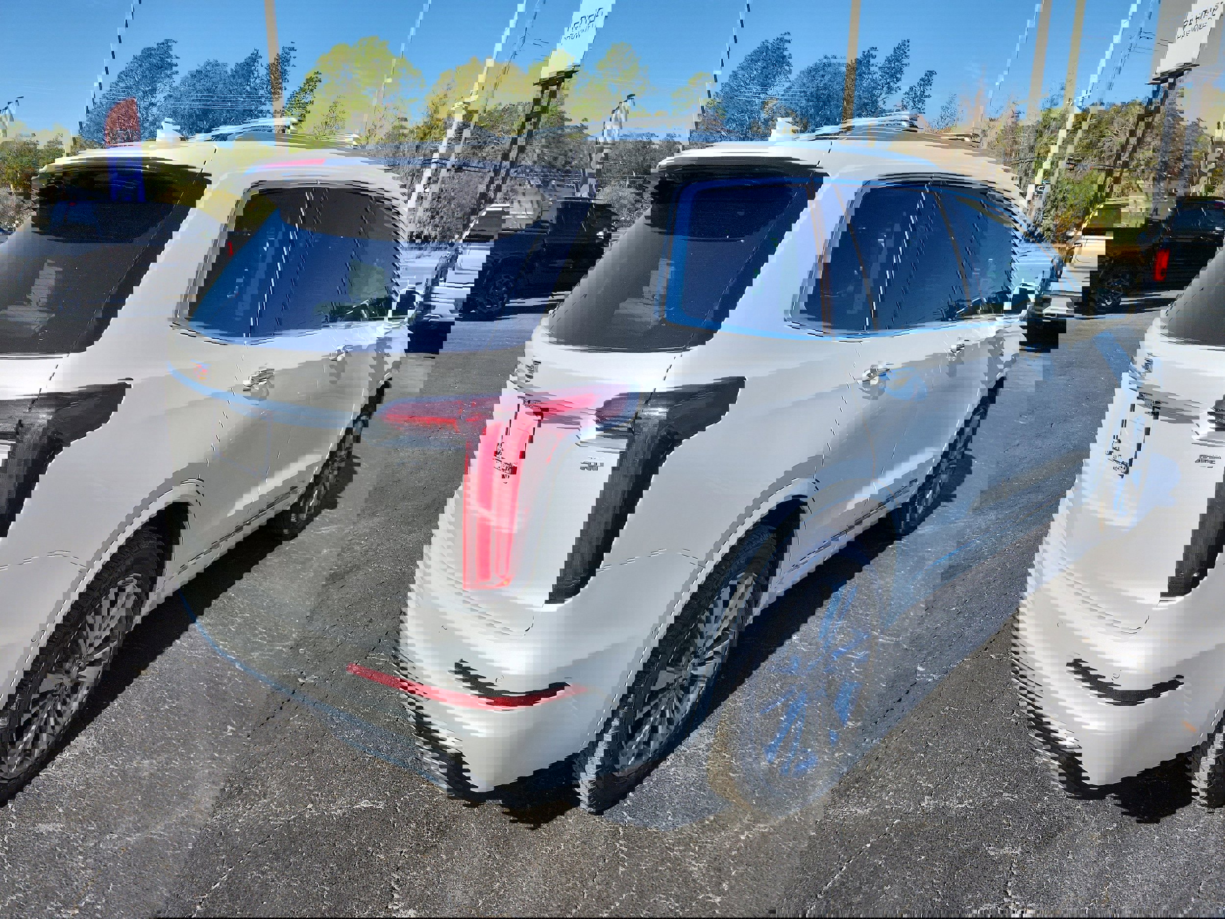 Used 2020 Cadillac XT6 Premium Luxury image 4