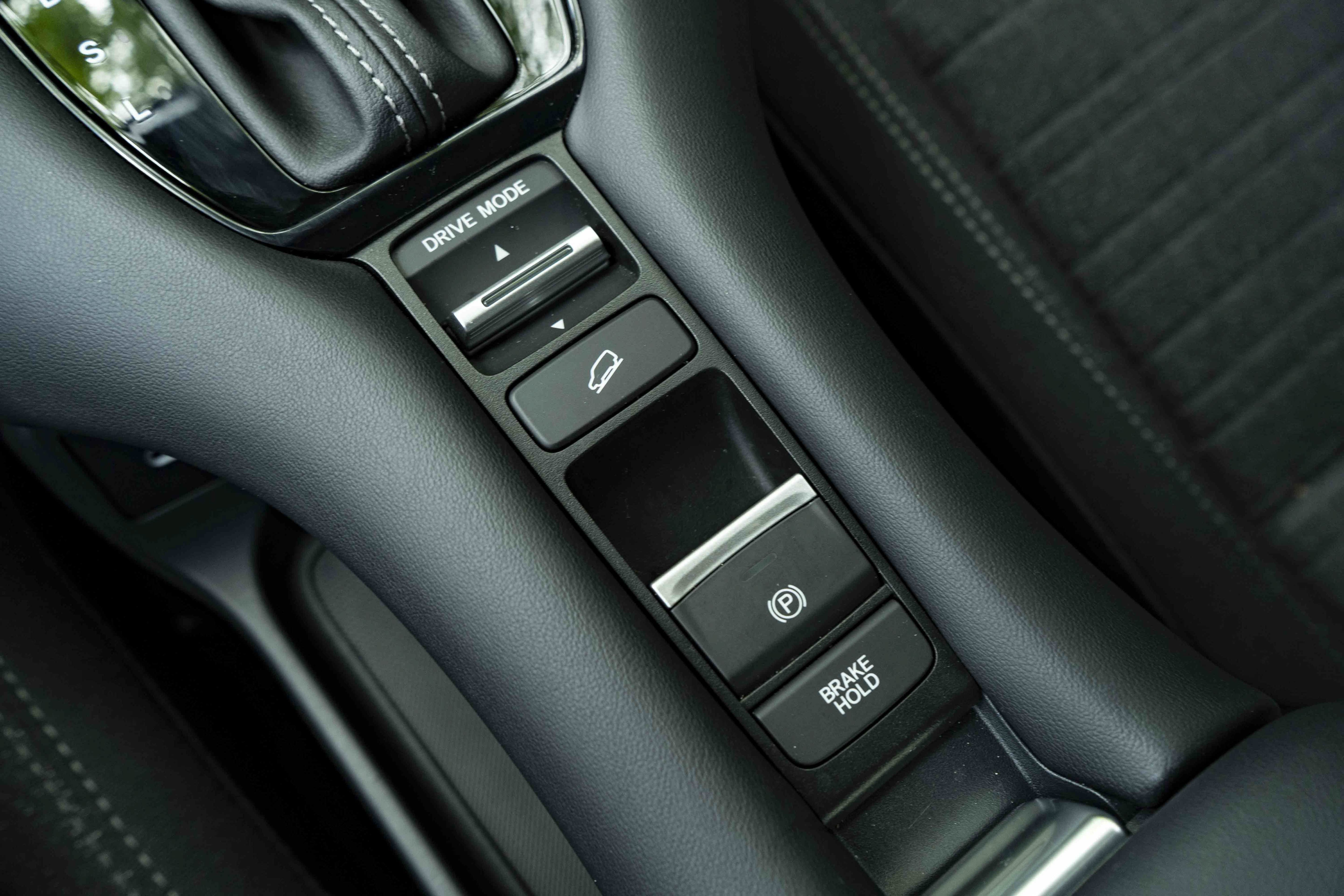 Certified 2026 Honda HR-V LX image 28