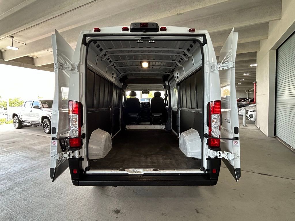 Used 2024 RAM ProMaster 2500 w/ Convenience Group image 37
