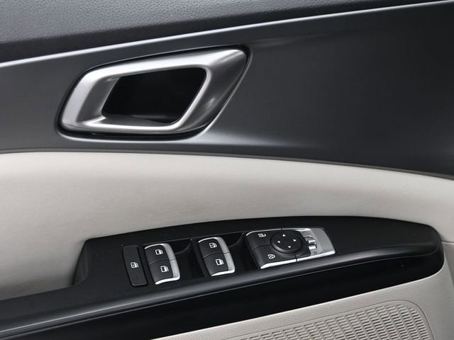 Used 2024 Kia Carnival LX image 10