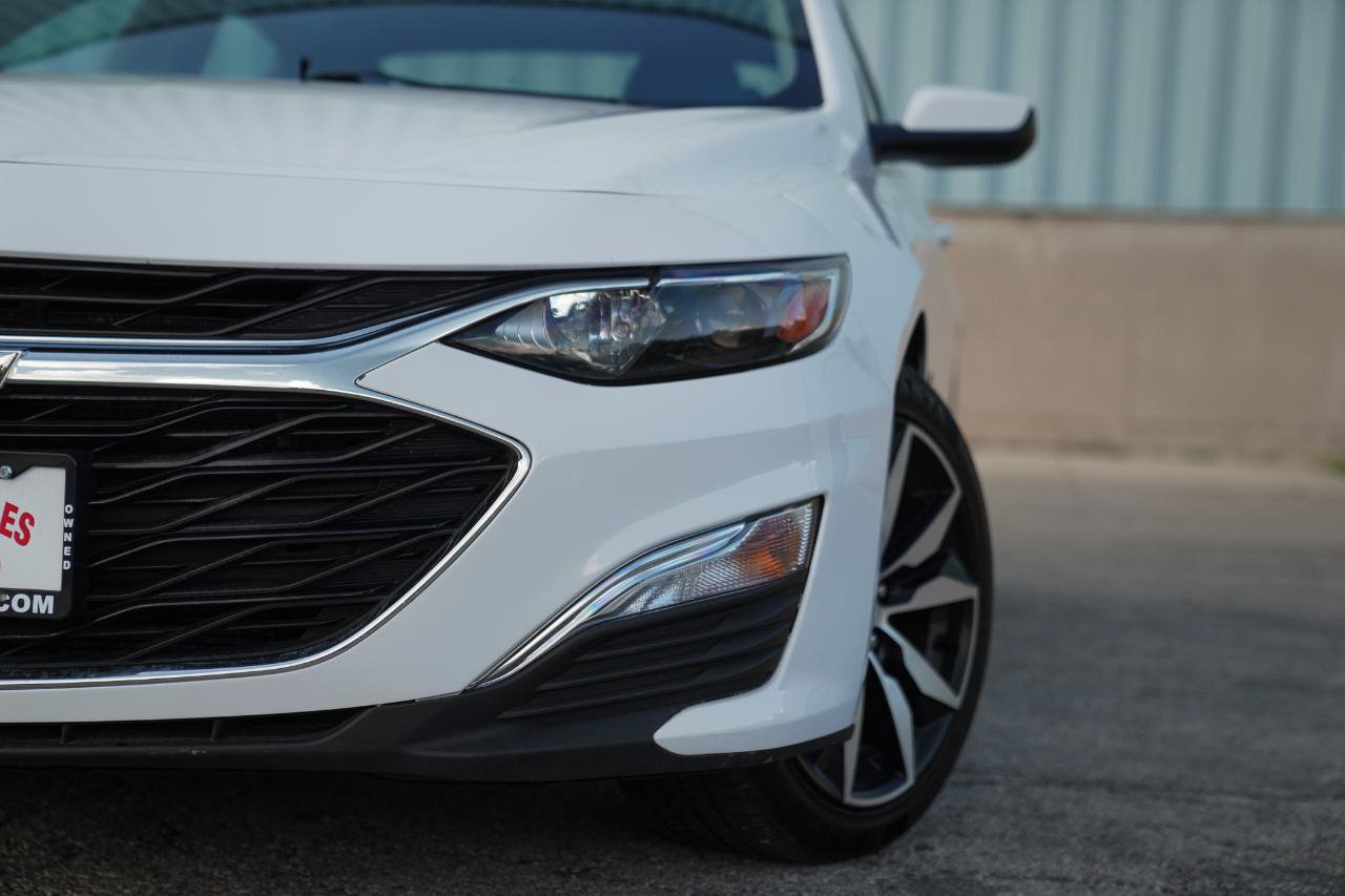 Used 2022 Chevrolet Malibu RS FWD image 2