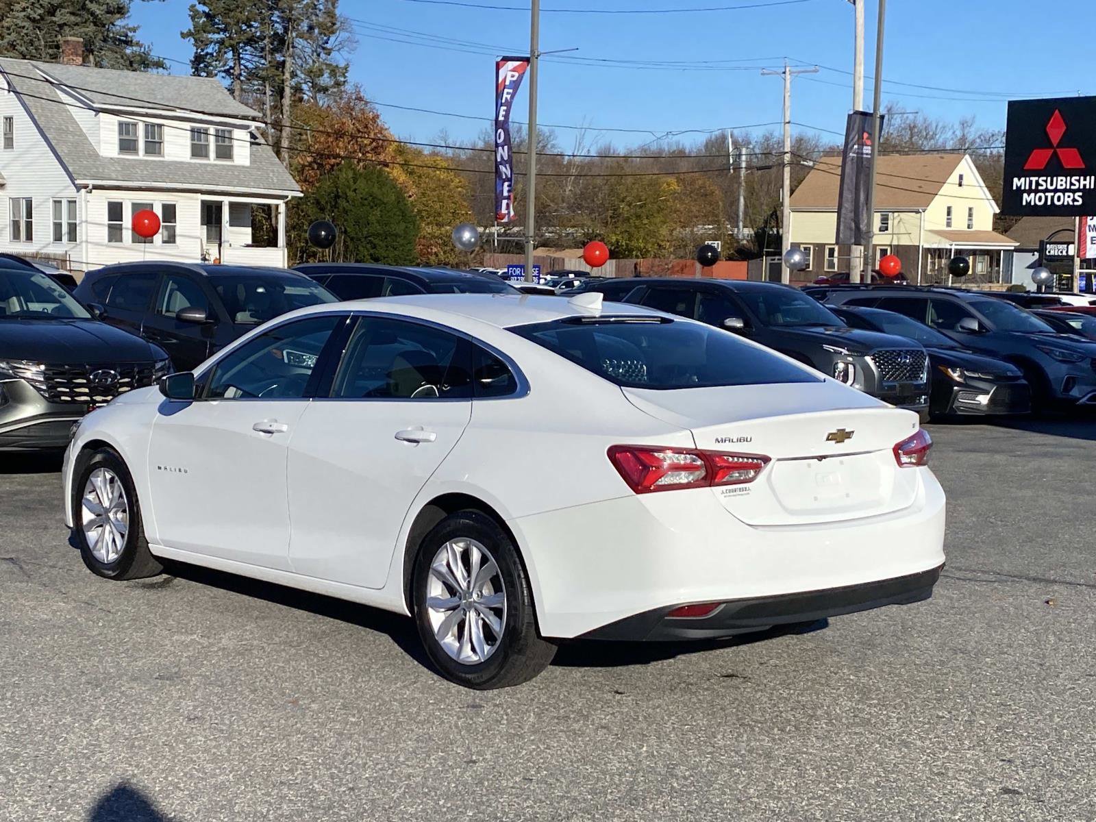 Used 2021 Chevrolet Malibu LT image 3