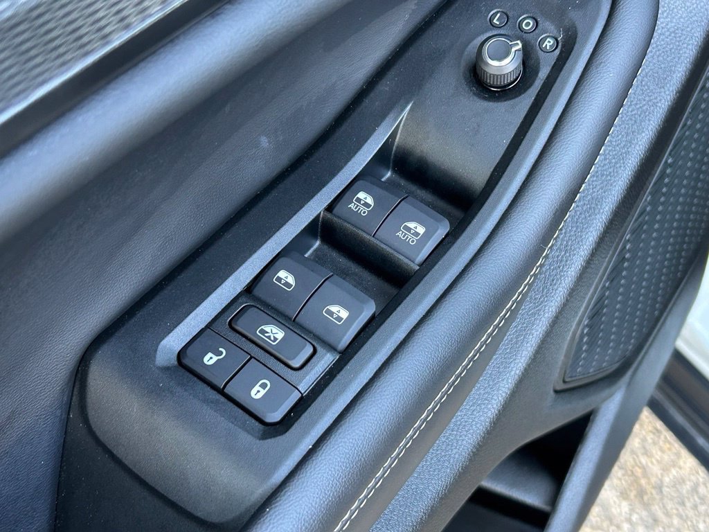 Used 2025 Jeep Grand Cherokee L Altitude RWD image 28