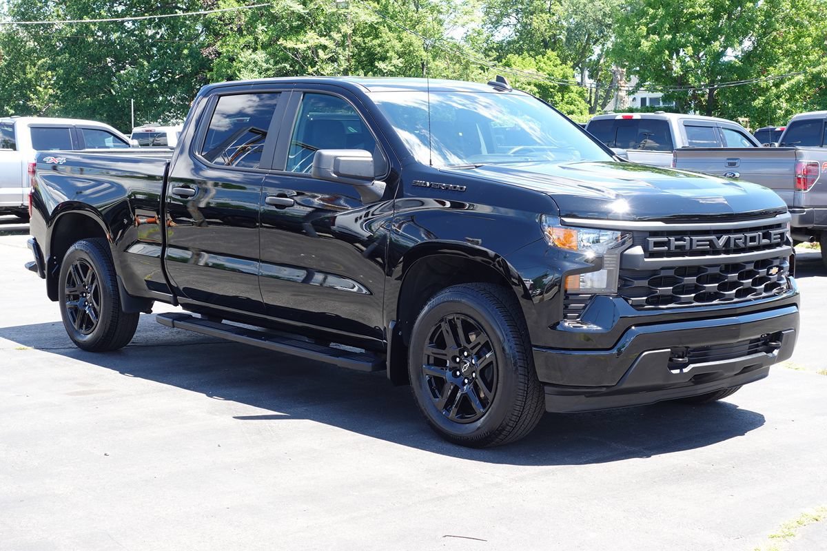 Used 2024 Chevrolet Silverado 1500 Custom AWD/4WD image 4