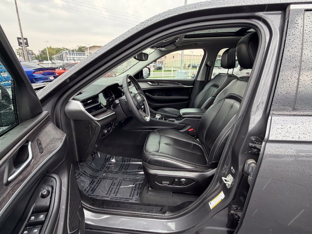Used 2024 Jeep Grand Cherokee Limited 4xe AWD/4WD image 11