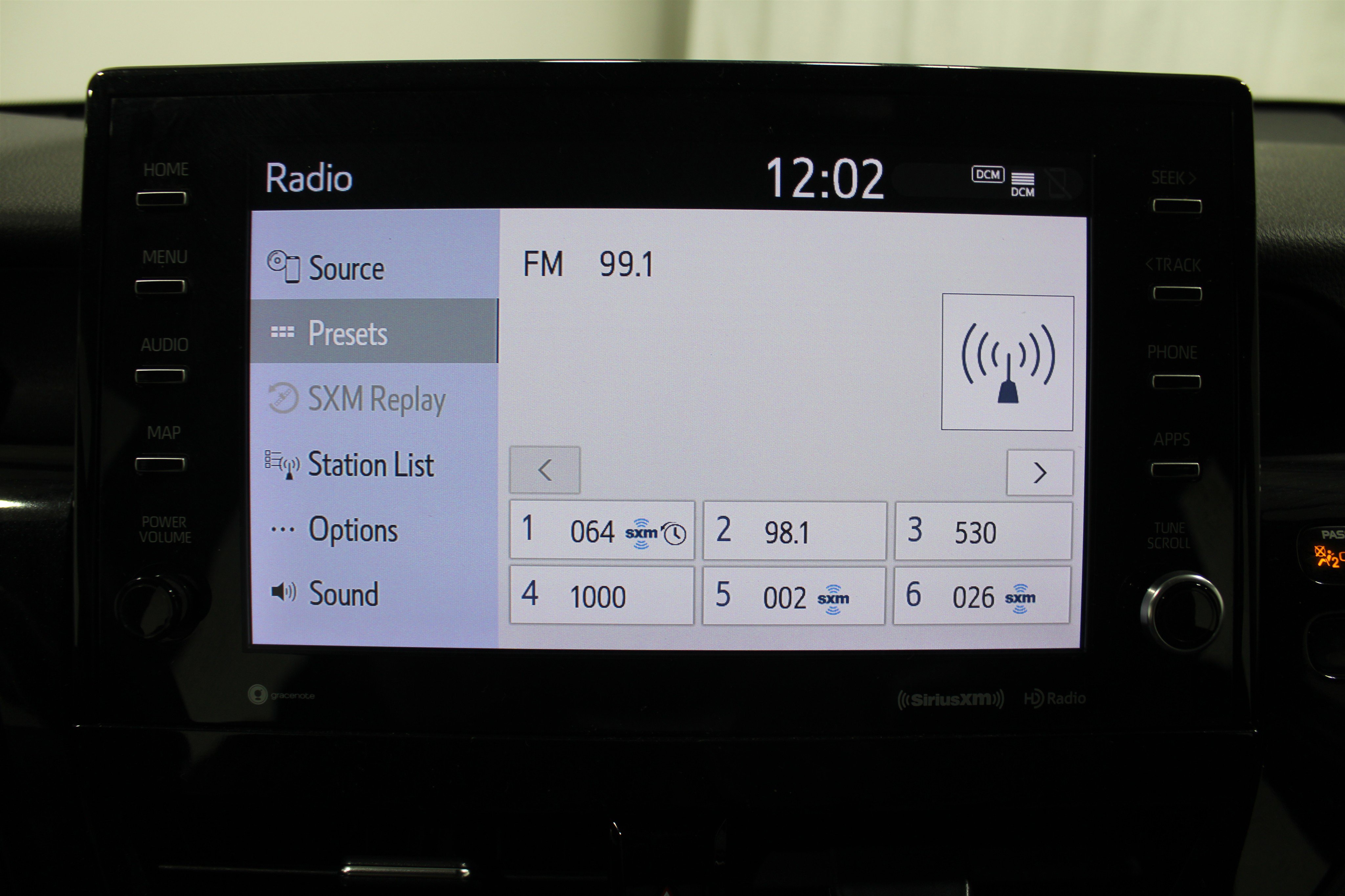 Used 2023 Toyota Camry XLE image 13