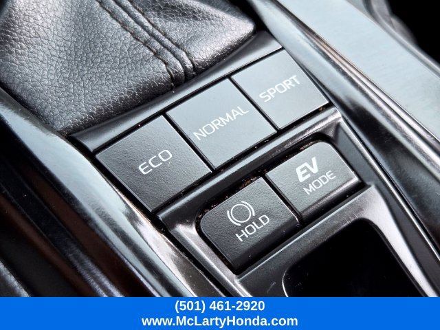 Used 2025 Toyota Camry SE FWD image 27
