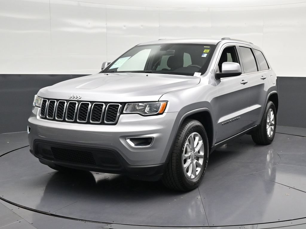 Used 2021 Jeep Grand Cherokee Laredo RWD image 4