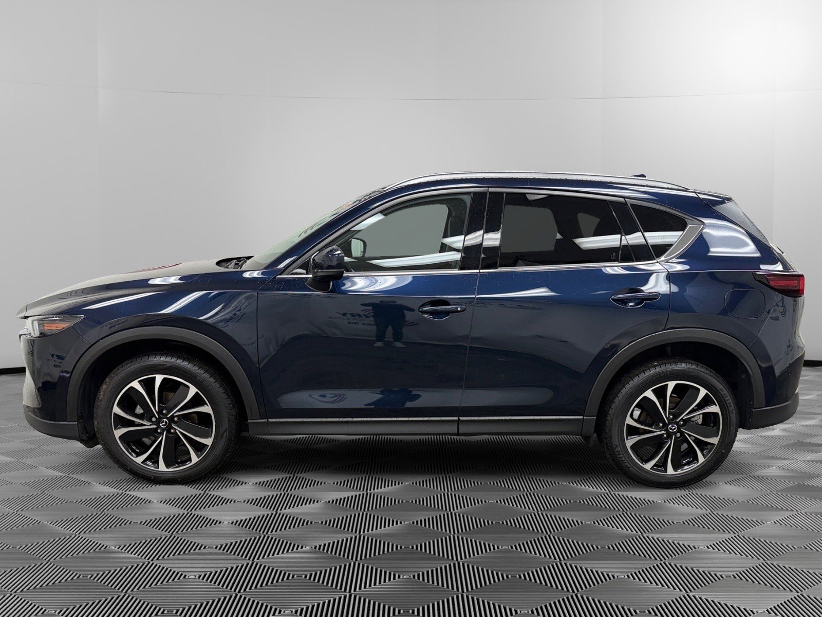 Used 2023 MAZDA CX-5 AWD 2.5 S w/ Premium Plus Pkg image 2