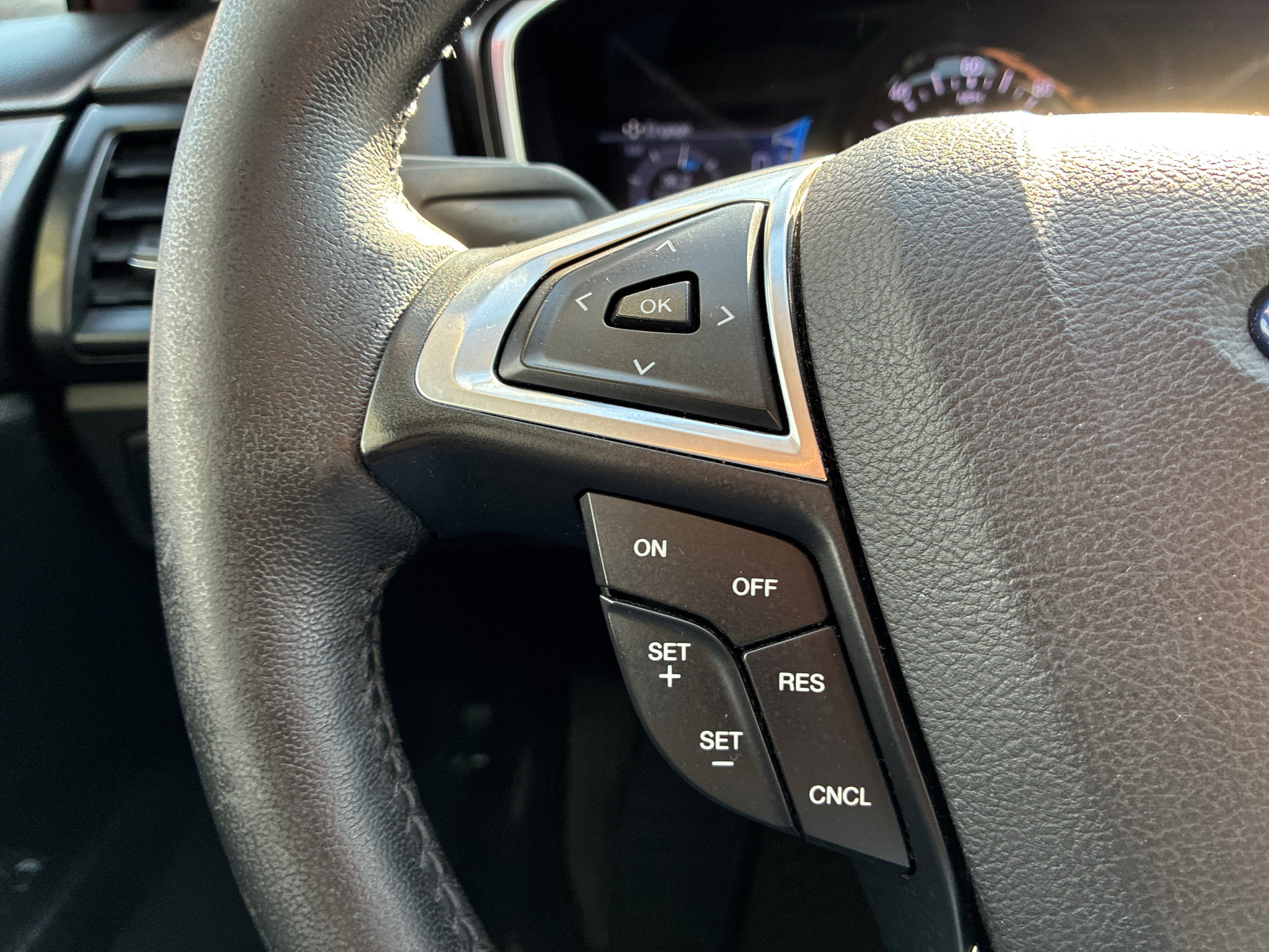 Used 2017 Ford Fusion Energi Titanium FWD image 29