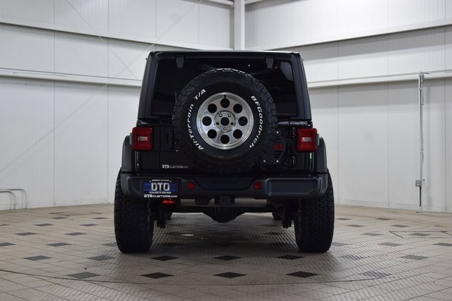 Used 2025 Jeep Wrangler Unlimited Rubicon w/ Technology Group image 6