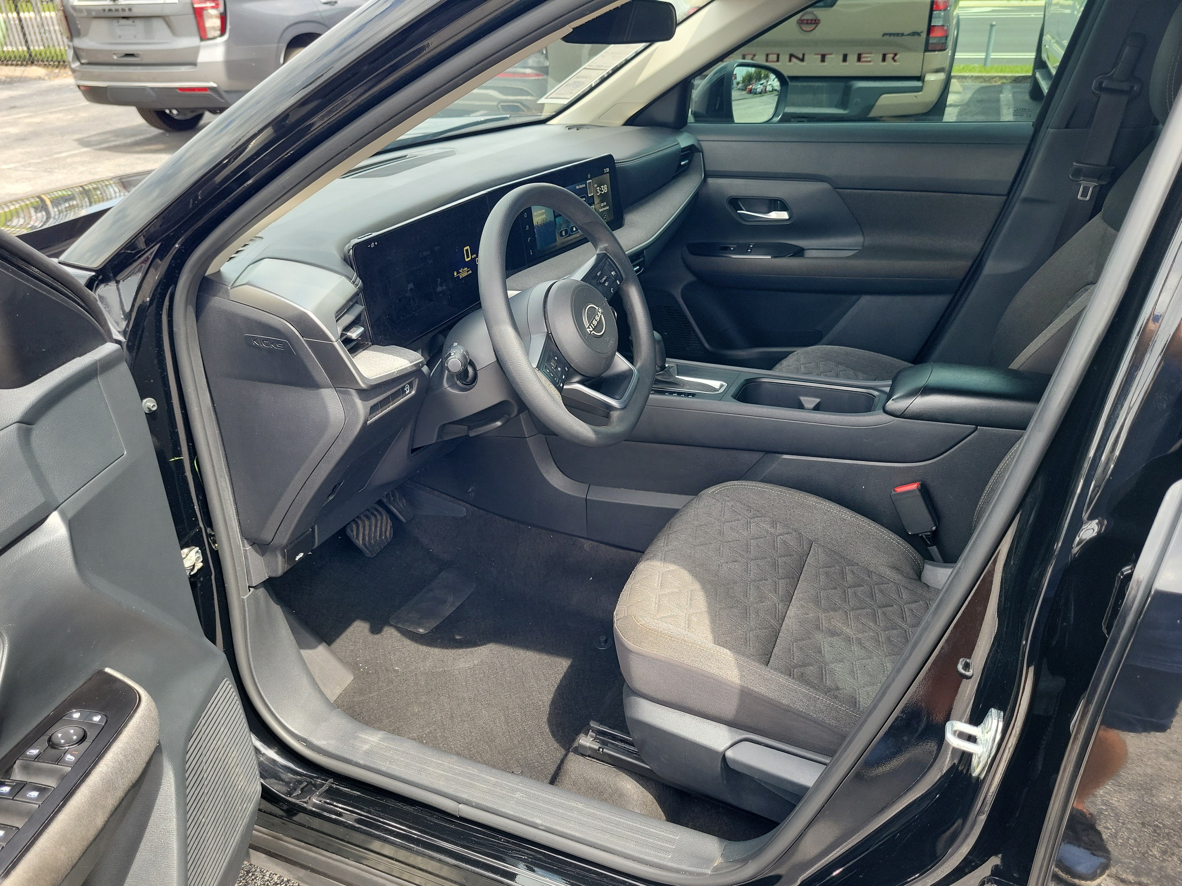 Certified 2025 Nissan Kicks SV w/ Charging Package FWD image 9