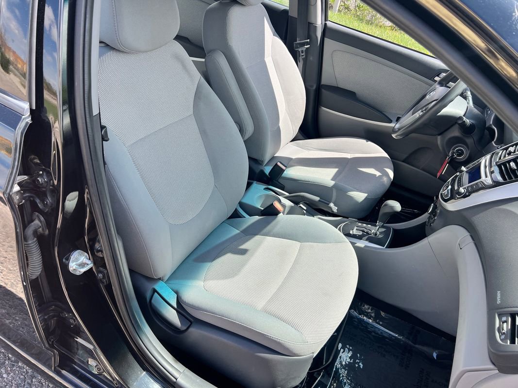 Used 2014 Hyundai Accent GS image 24