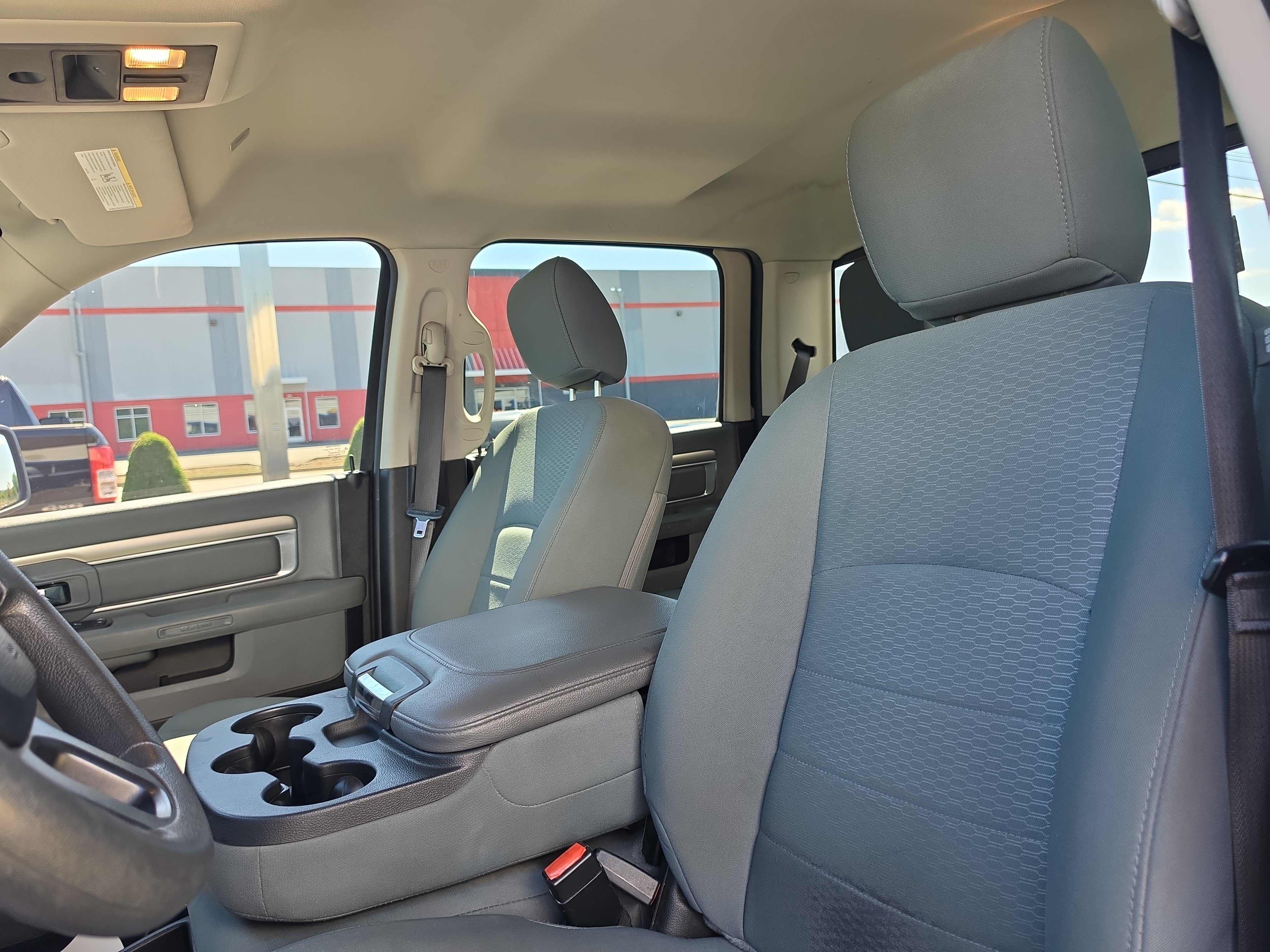 Used 2019 RAM 1500 Classic SLT AWD/4WD image 13