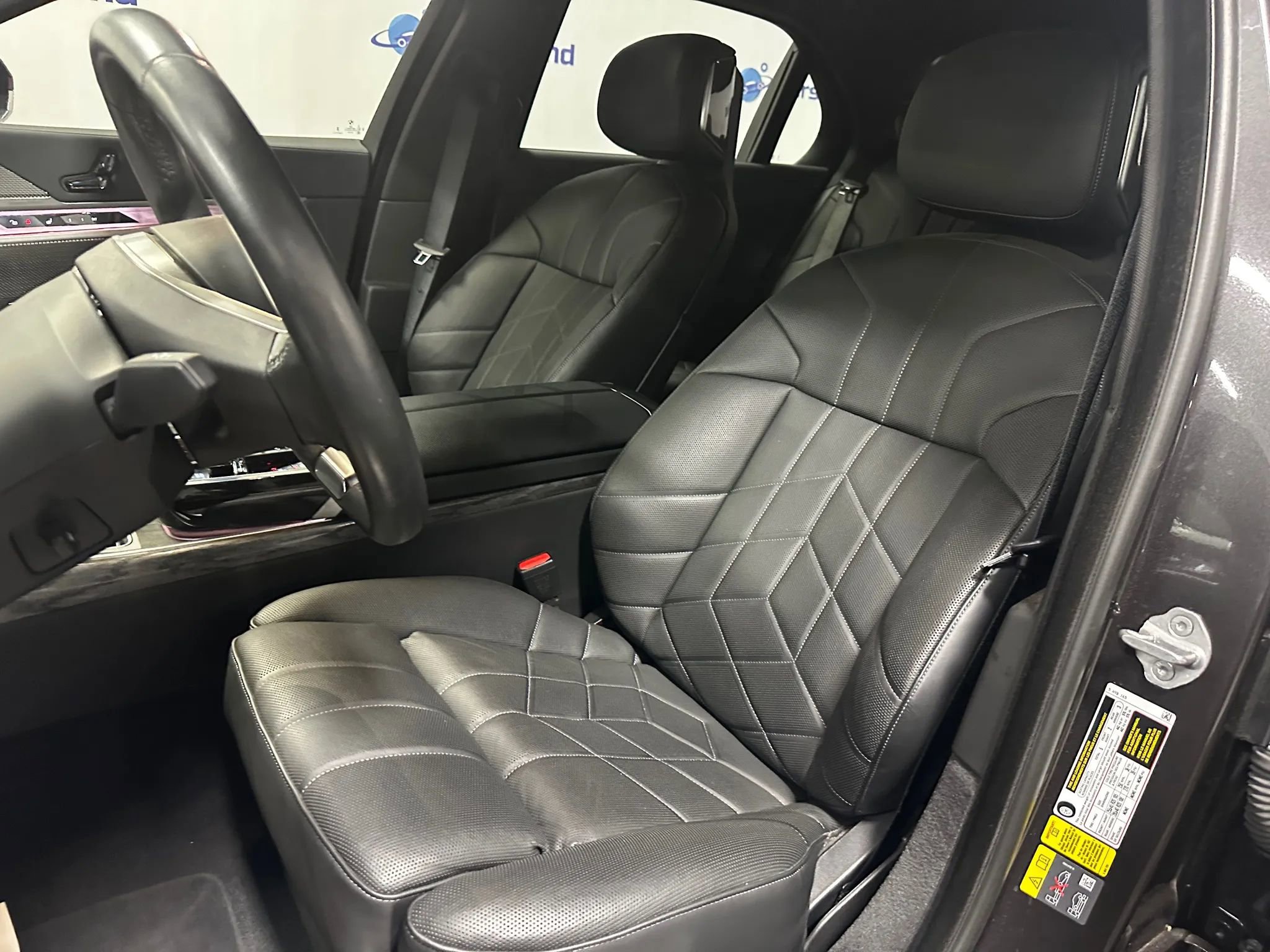 Used 2024 BMW i7 xDrive60 w/ Executive Package AWD/4WD image 12