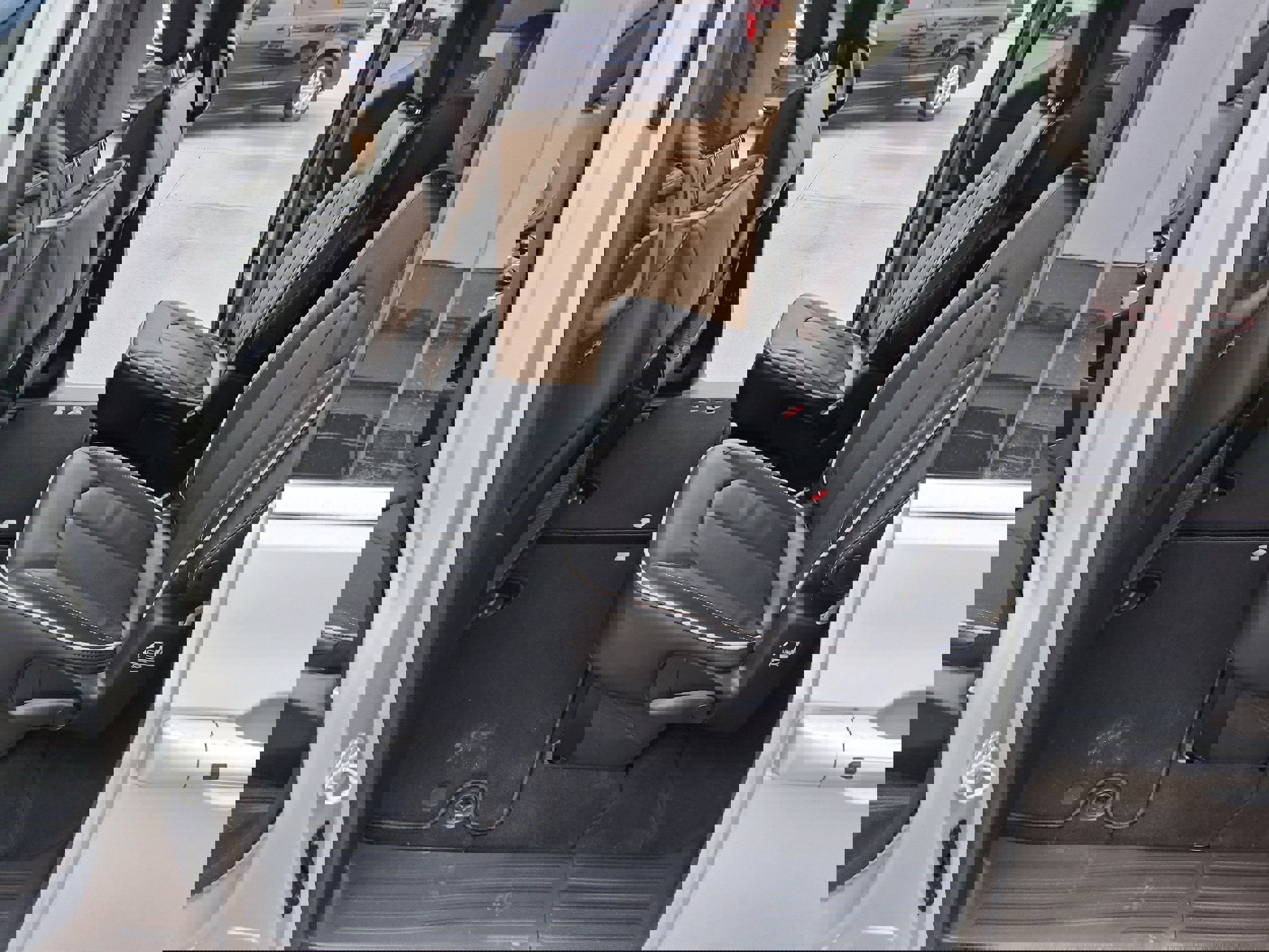 New 2026 Chrysler Pacifica Limited image 16