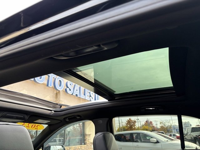 Used 2023 Cadillac XT4 Premium Luxury image 30