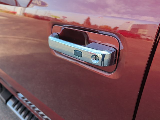 Used 2015 Ford F150 Lariat w/ Equipment Group 502A Luxury AWD/4WD image 16