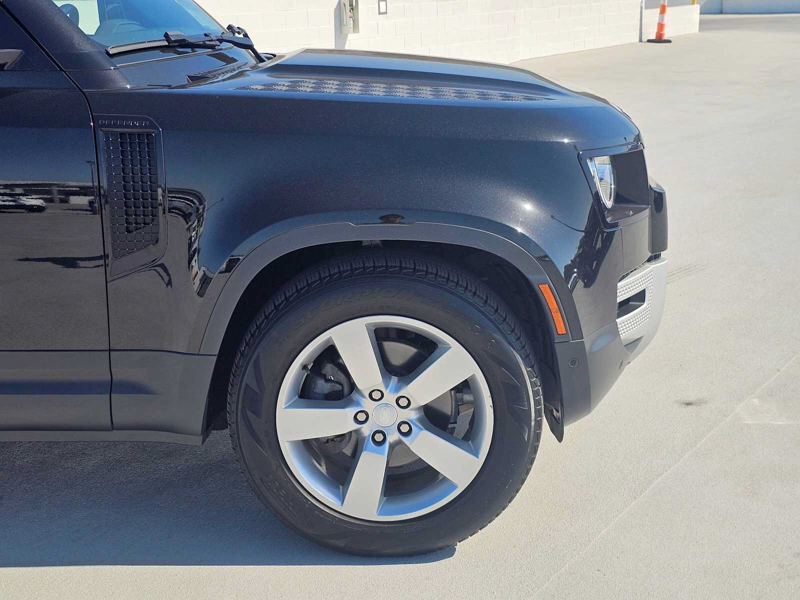 Used 2023 Land Rover Defender 110 AWD/4WD image 9