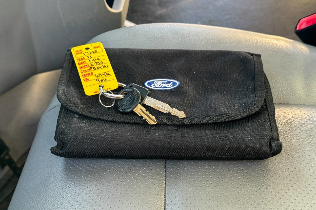 Used 2011 Ford E-350 and Econoline 350 Extended Super Duty w/ PWR Group image 33