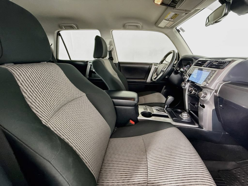 Certified 2022 Toyota 4Runner SR5 AWD/4WD image 29