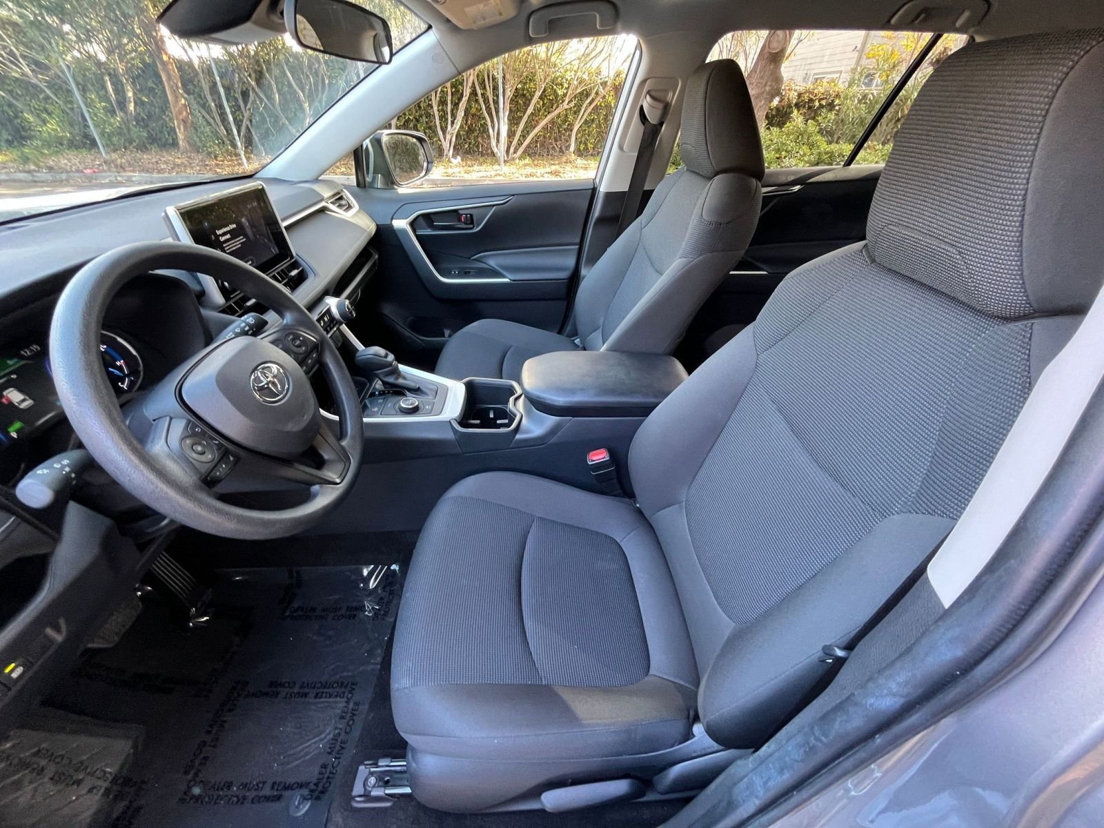 Used 2025 Toyota RAV4 LE image 25