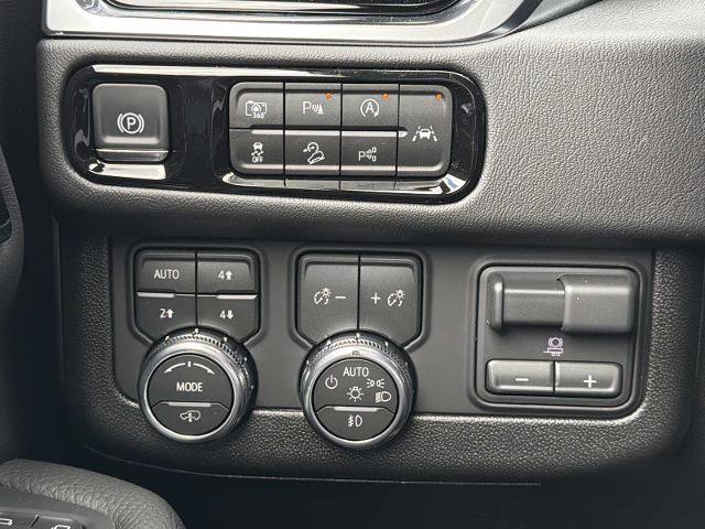 New 2026 GMC Yukon Denali w/ Denali Reserve Package image 18