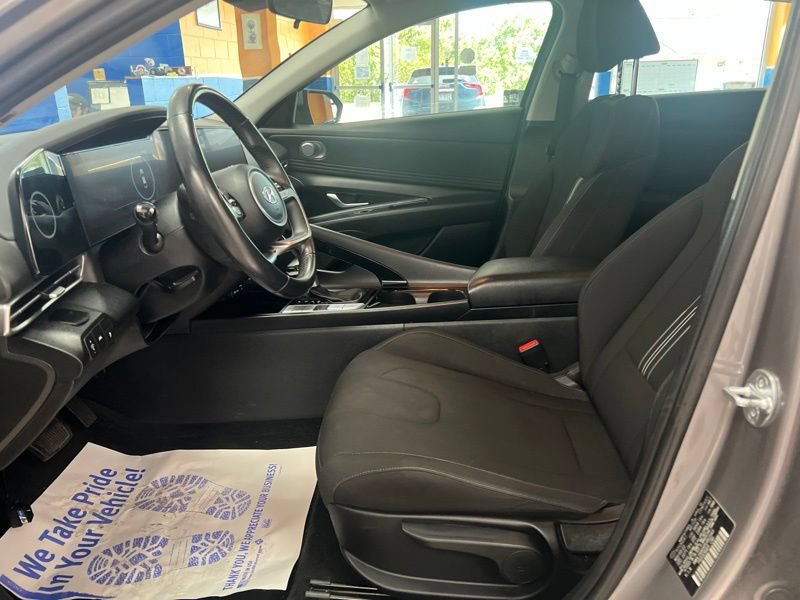 Used 2023 Hyundai Elantra SEL w/ Convenience Package FWD image 16