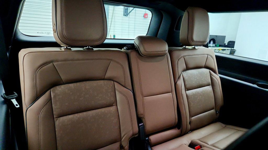 Used 2025 Lincoln Navigator L Black Label image 27