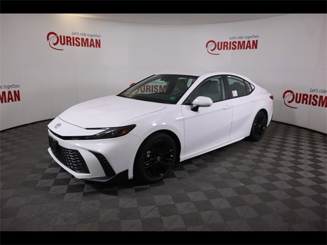 Used 2026 Toyota Camry SE image 2
