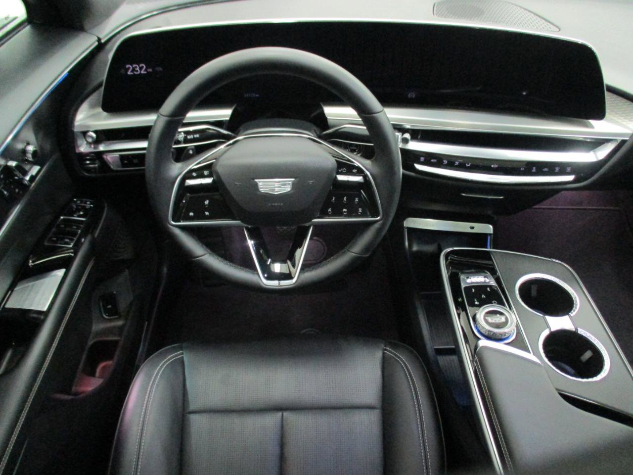 Used 2024 Cadillac Lyriq Sport image 15