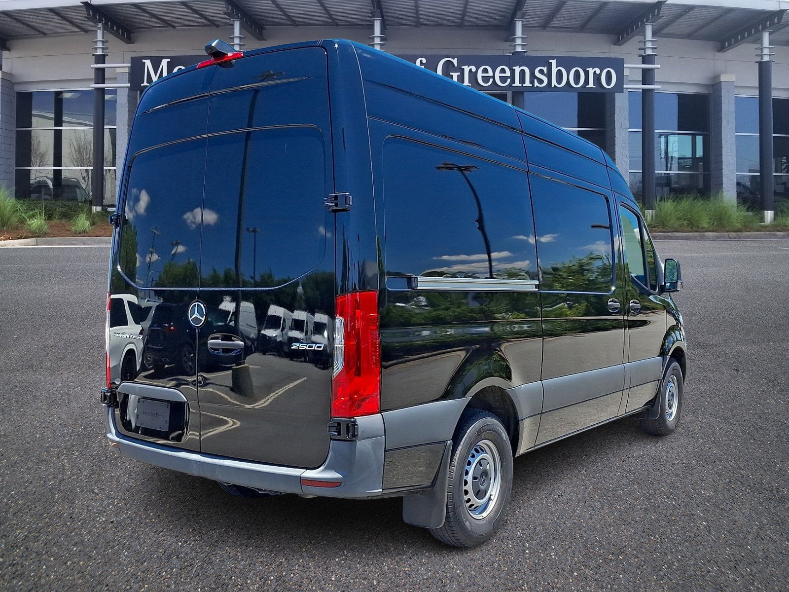 Used 2023 Mercedes-Benz Sprinter 2500 image 6
