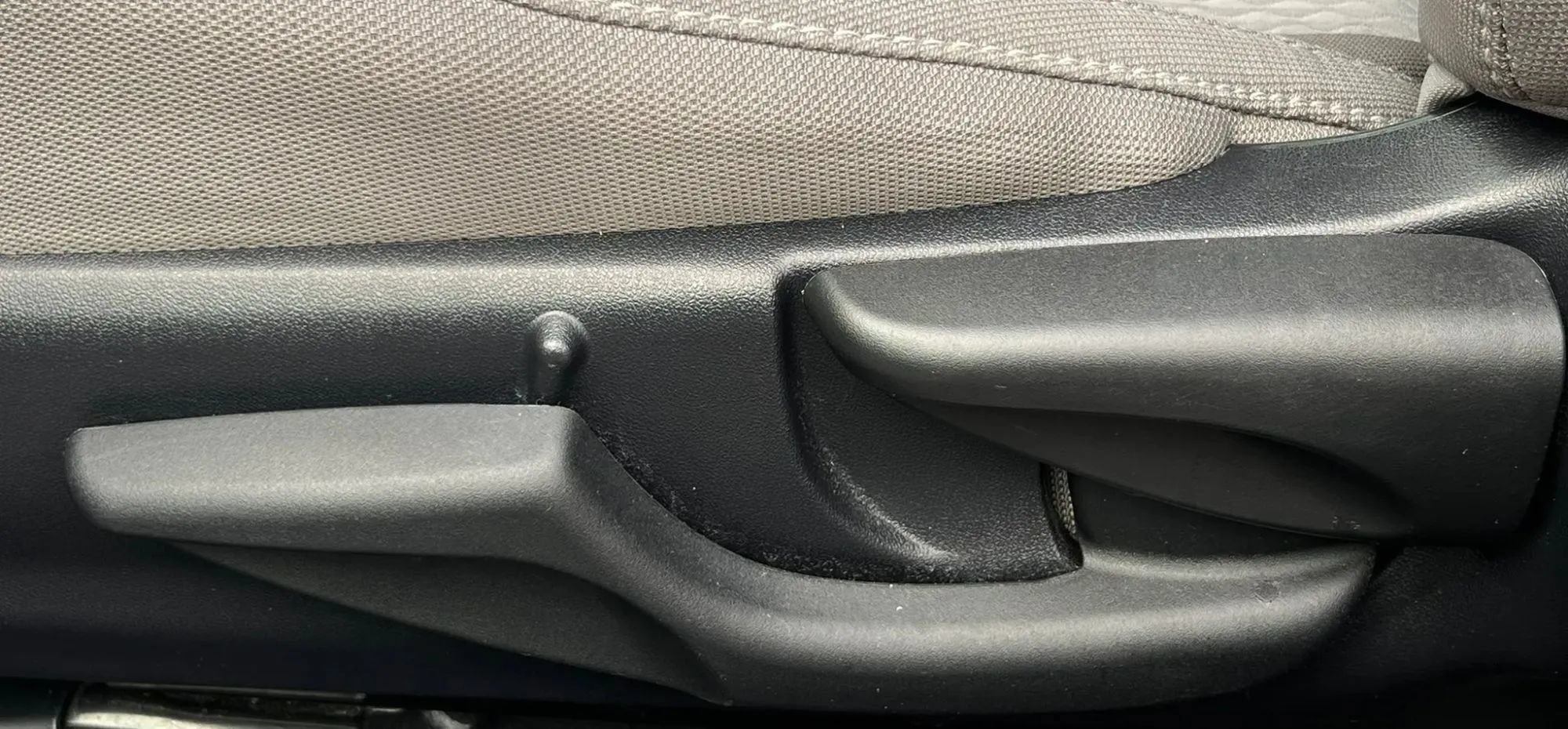 Used 2018 Toyota Corolla LE w/ Body Protection Package FWD image 37