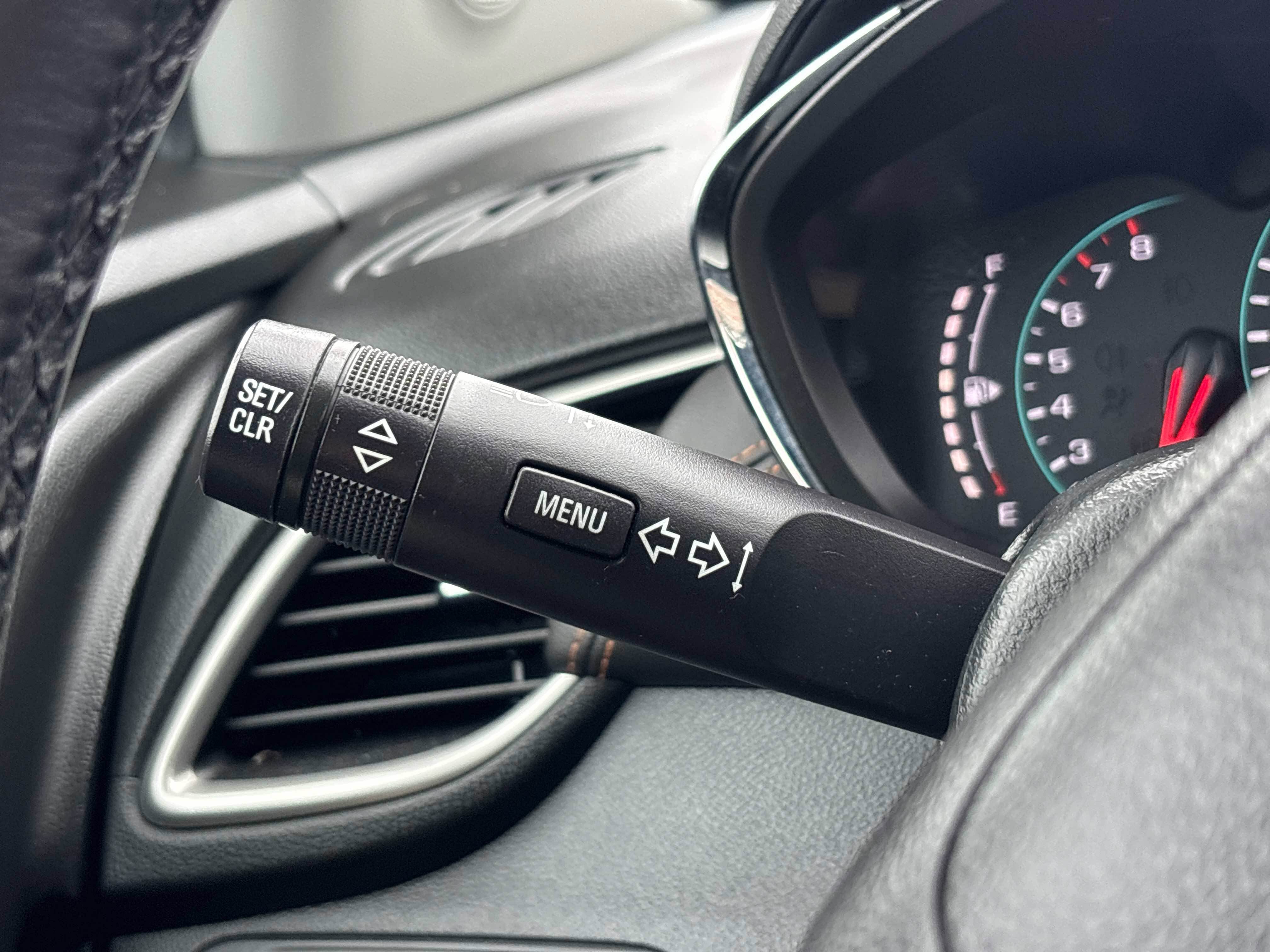 Used 2019 Chevrolet Trax LT w/ LT Convenience Package image 30