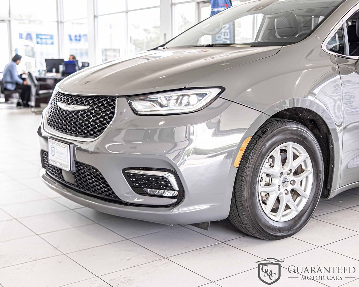 Used 2022 Chrysler Pacifica Touring-L FWD image 5