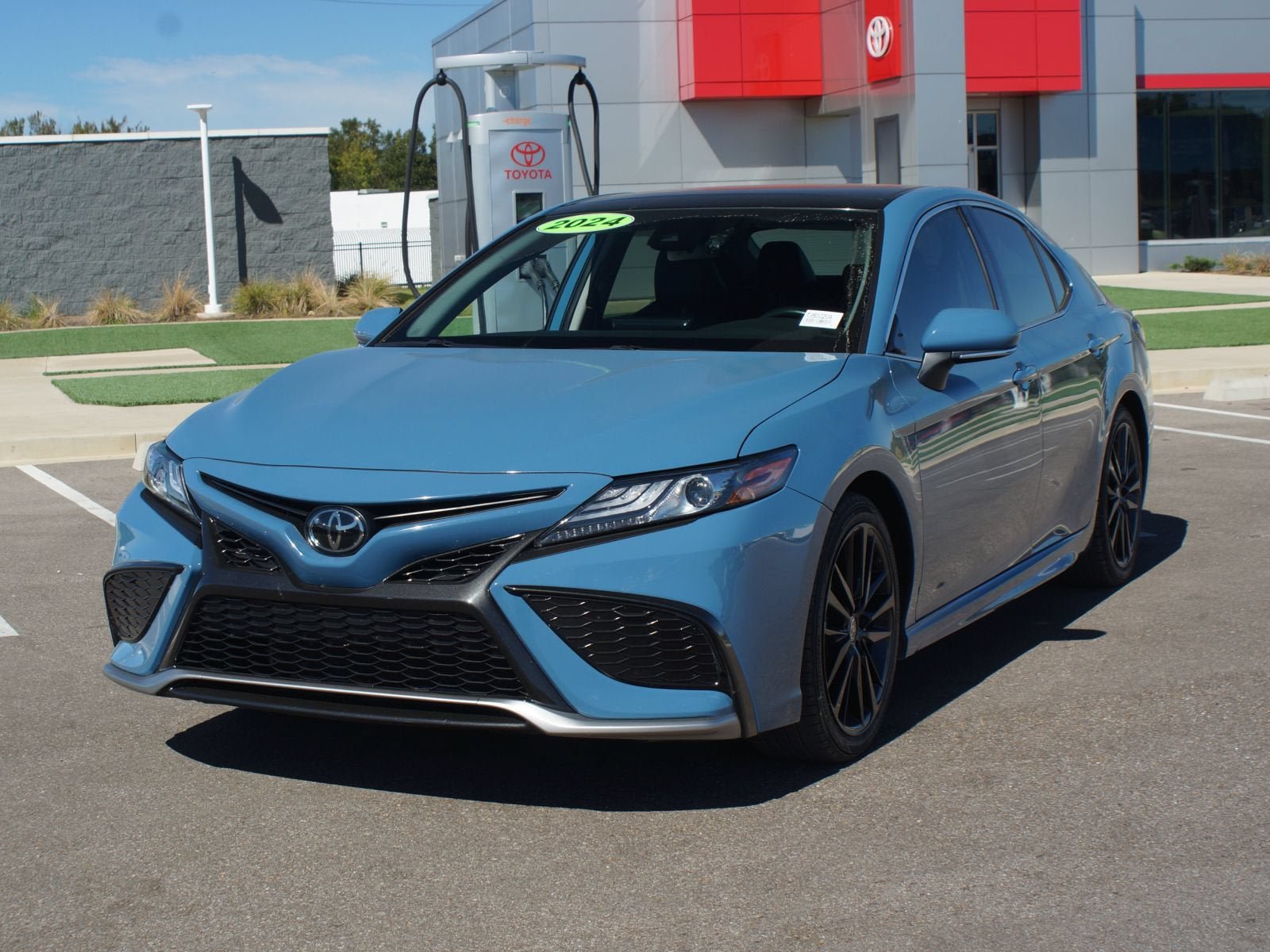 Used 2024 Toyota Camry XSE w/ Cold Weather Package FWD image 23