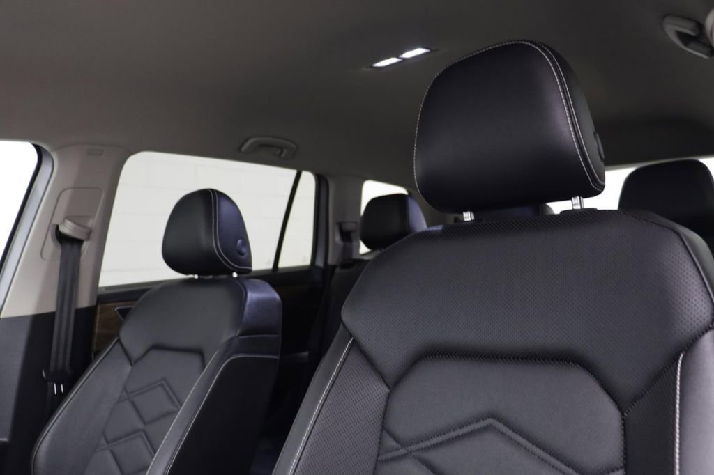 Used 2025 Volkswagen Atlas SE w/ Black Wheel Package image 11