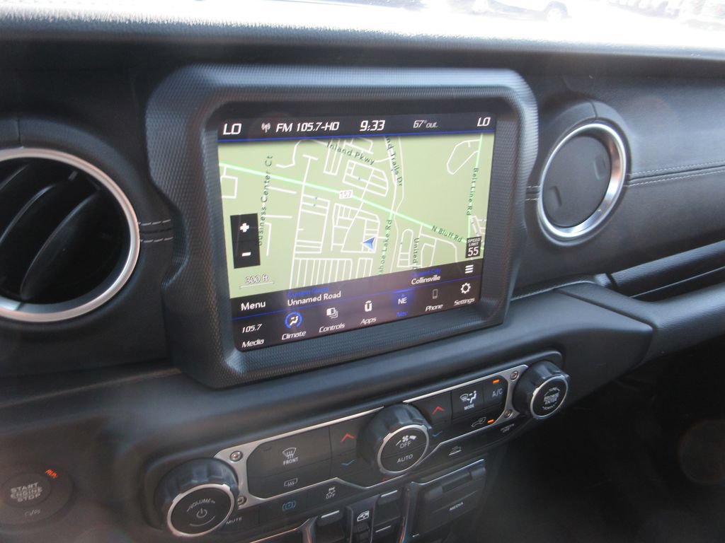 Used 2023 Jeep Wrangler Unlimited Sahara AWD/4WD image 25