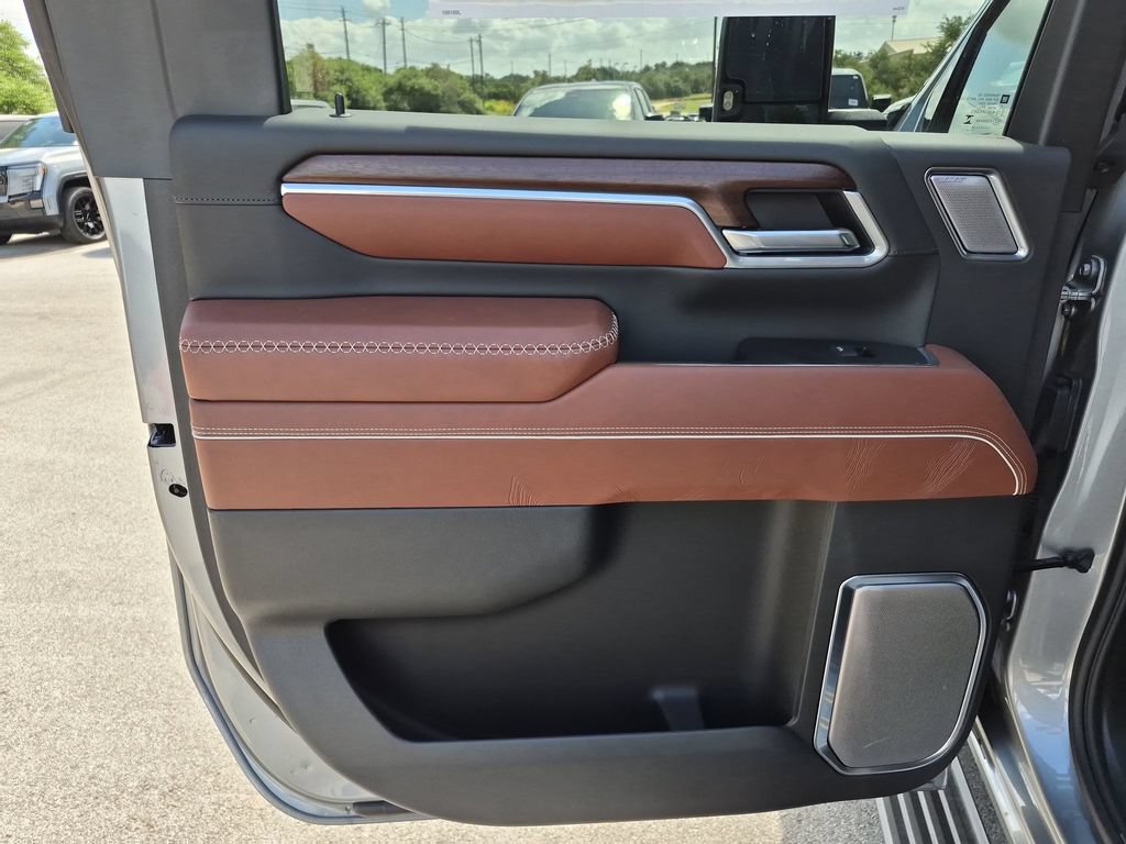 New 2026 GMC Sierra 3500 Denali Ultimate w/ LPO, Black Badging Package AWD/4WD image 39