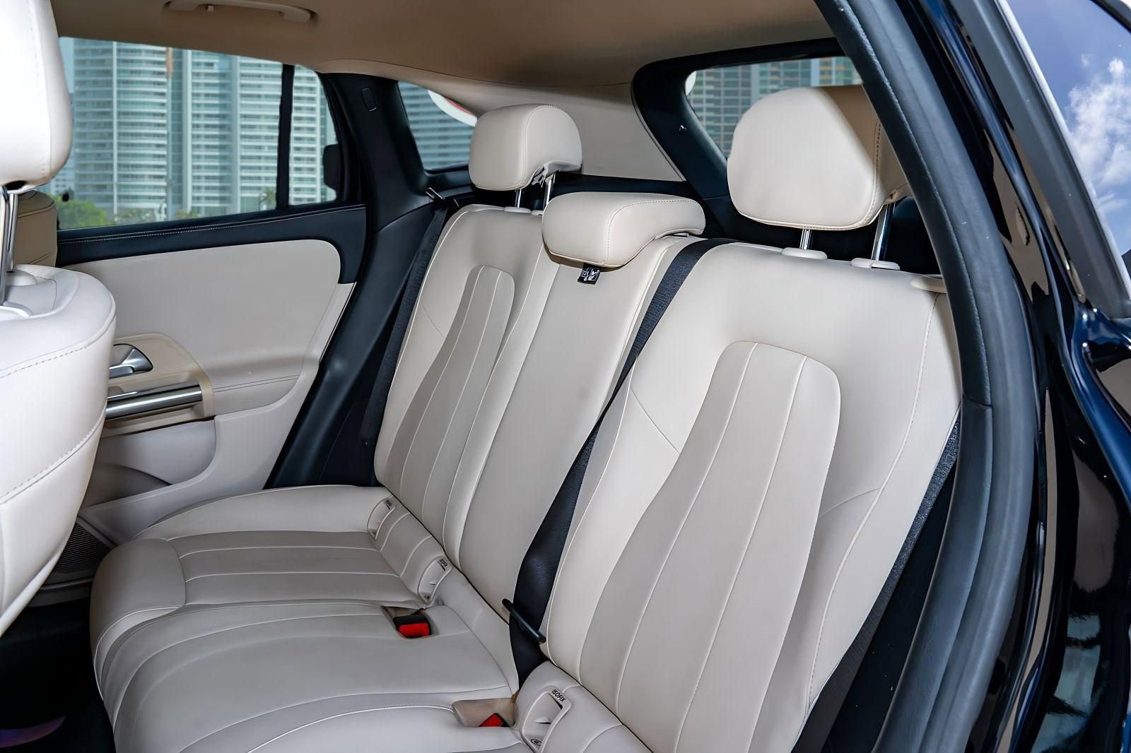 Used 2021 Mercedes-Benz GLA 250 w/ Premium Package image 7