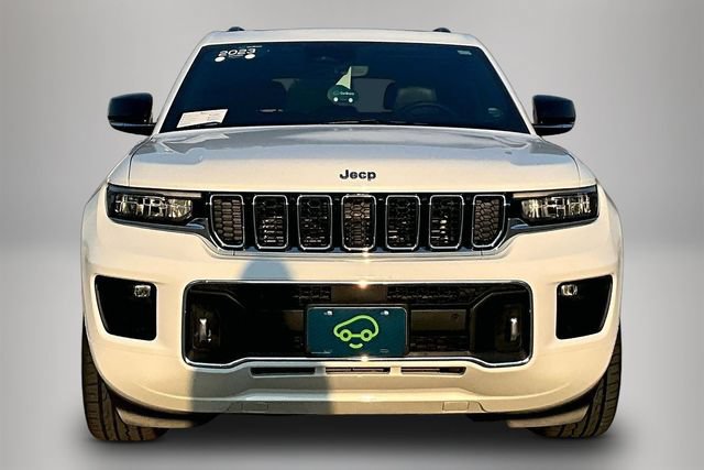 Used 2023 Jeep Grand Cherokee Overland AWD/4WD image 2