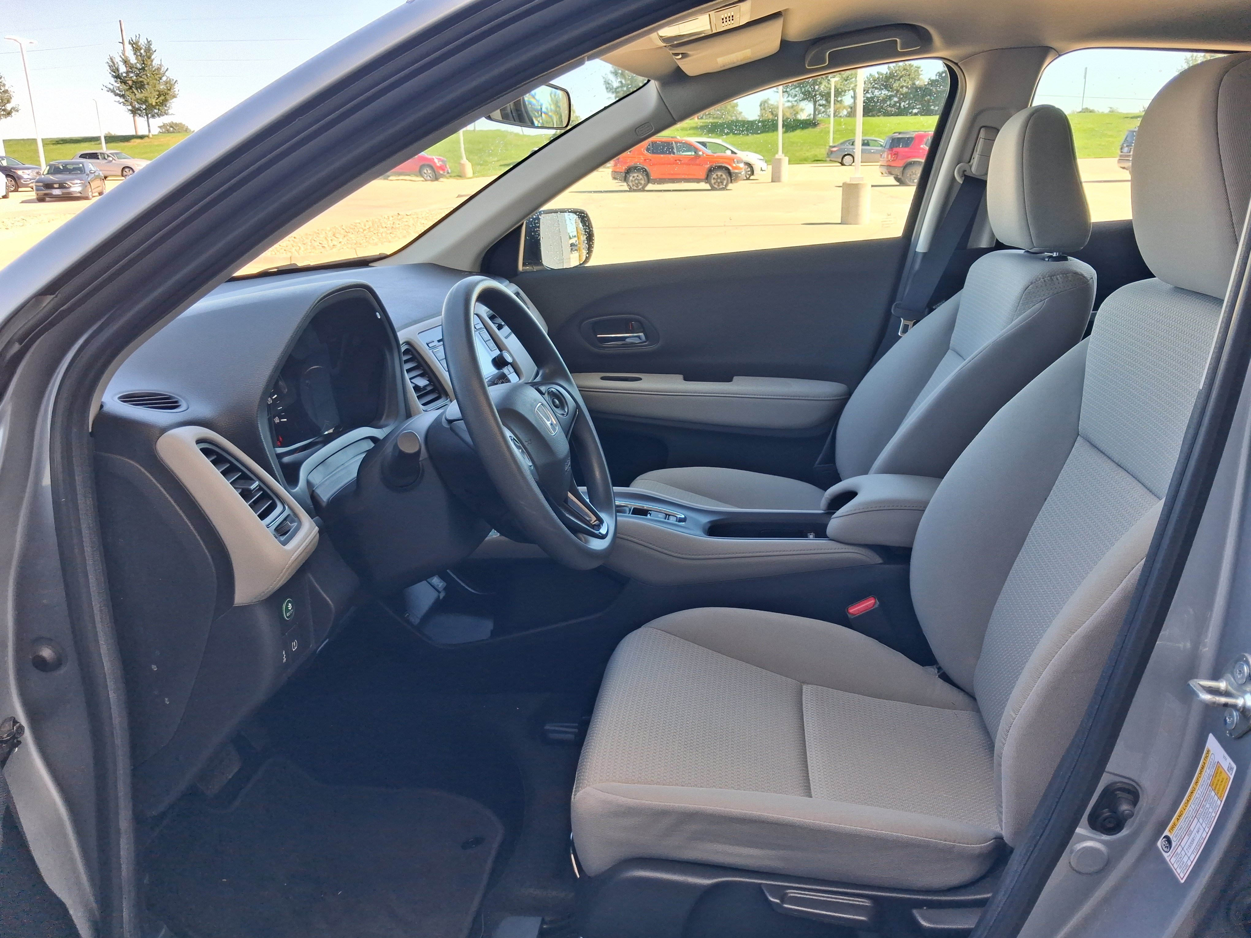 Used 2020 Honda HR-V LX image 8