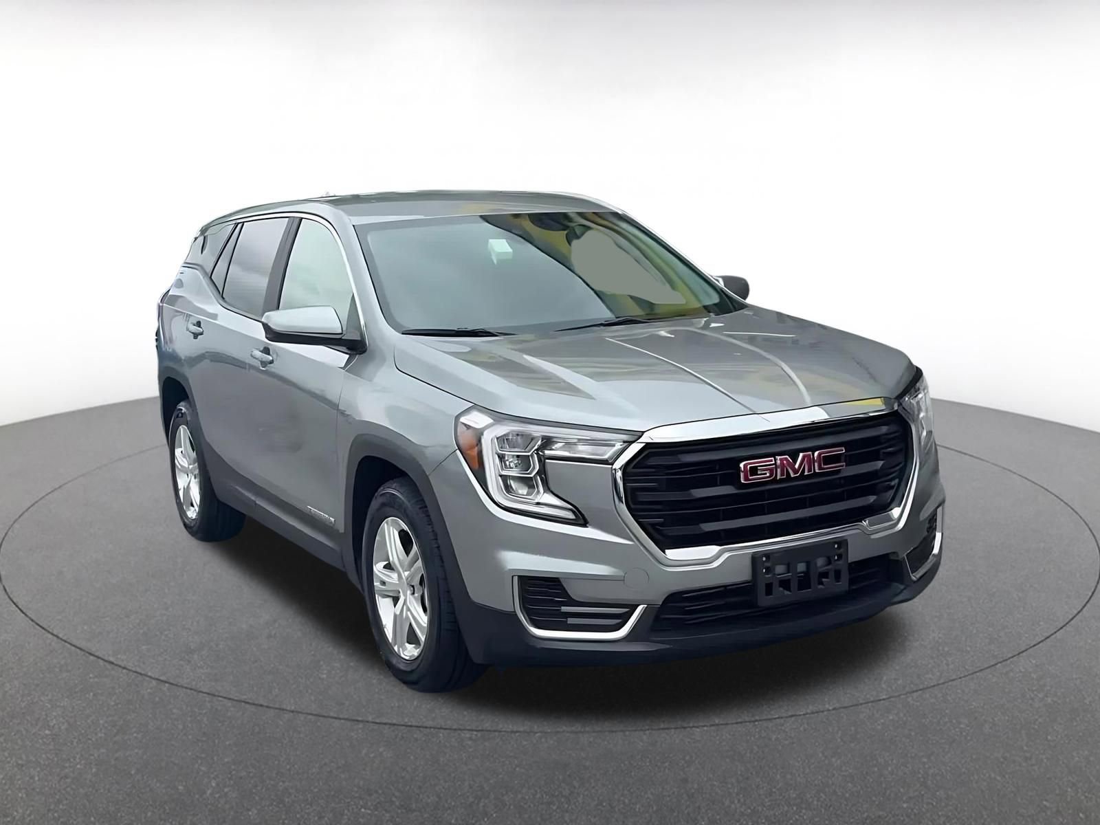 Used 2024 GMC Terrain SLE FWD image 3