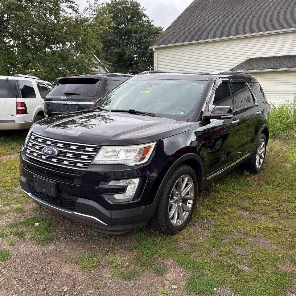Used 2017 Ford Explorer Limited AWD/4WD image 1