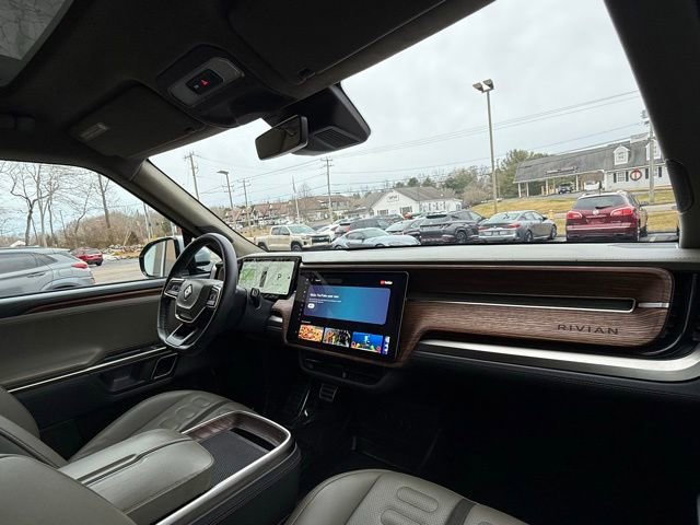 Used 2023 Rivian R1S Adventure image 25