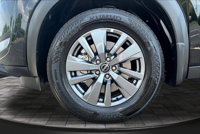 Used 2025 Nissan Pathfinder SV AWD/4WD image 33