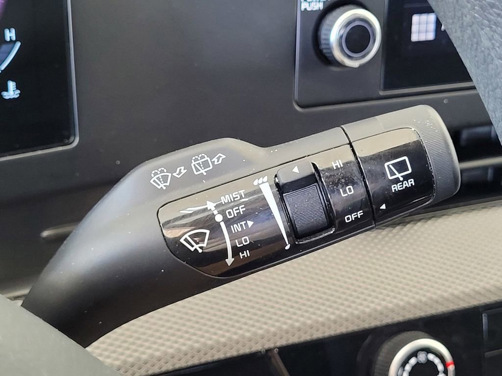 Used 2025 Kia Sportage LX image 13