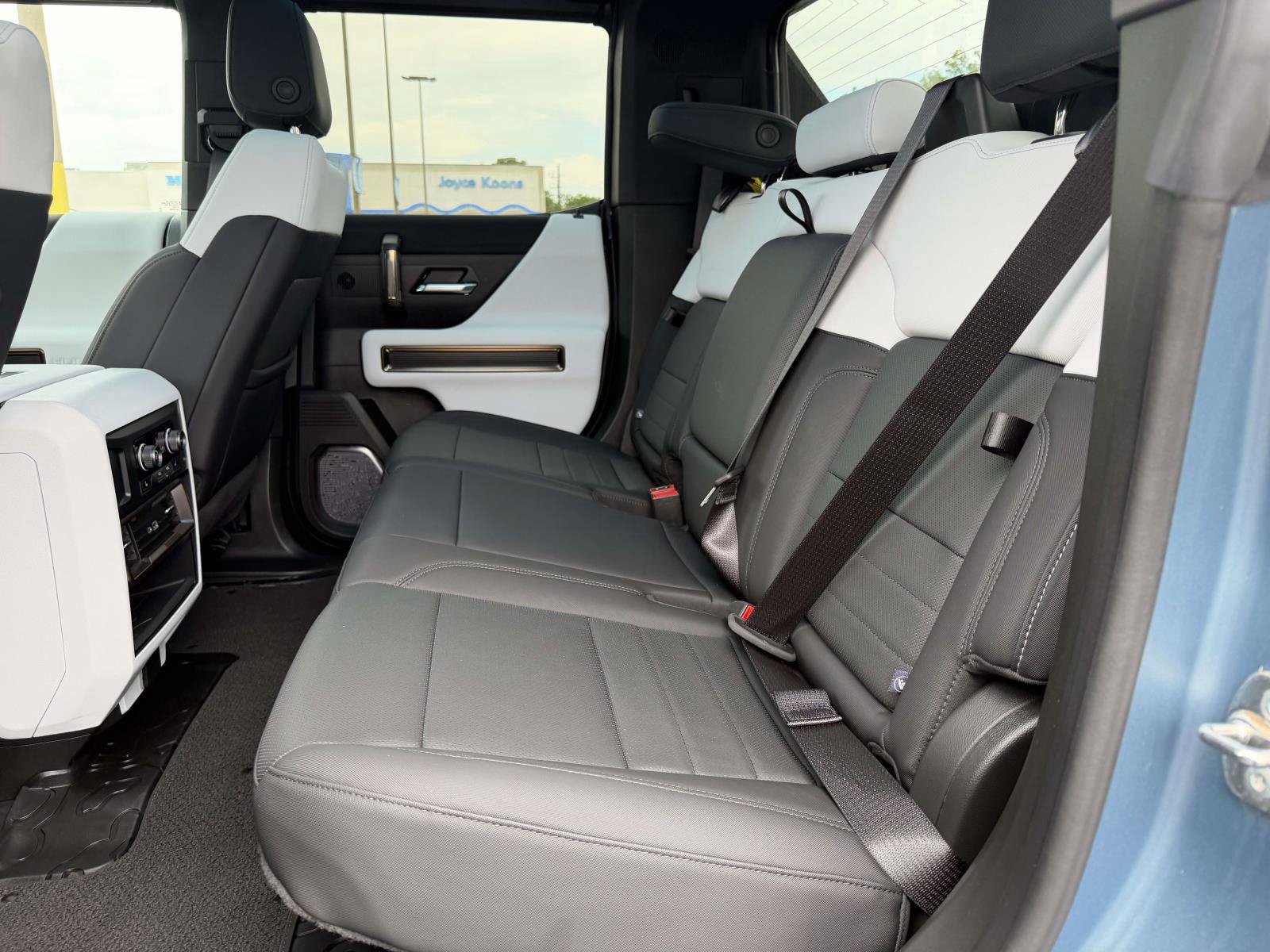 Used 2024 GMC Hummer EV 3X w/ Omega Edition AWD/4WD image 10
