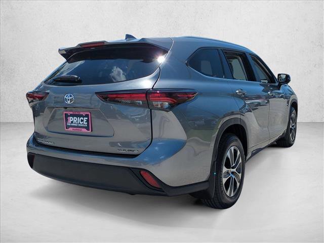 Certified 2025 Toyota Highlander XLE AWD/4WD image 5