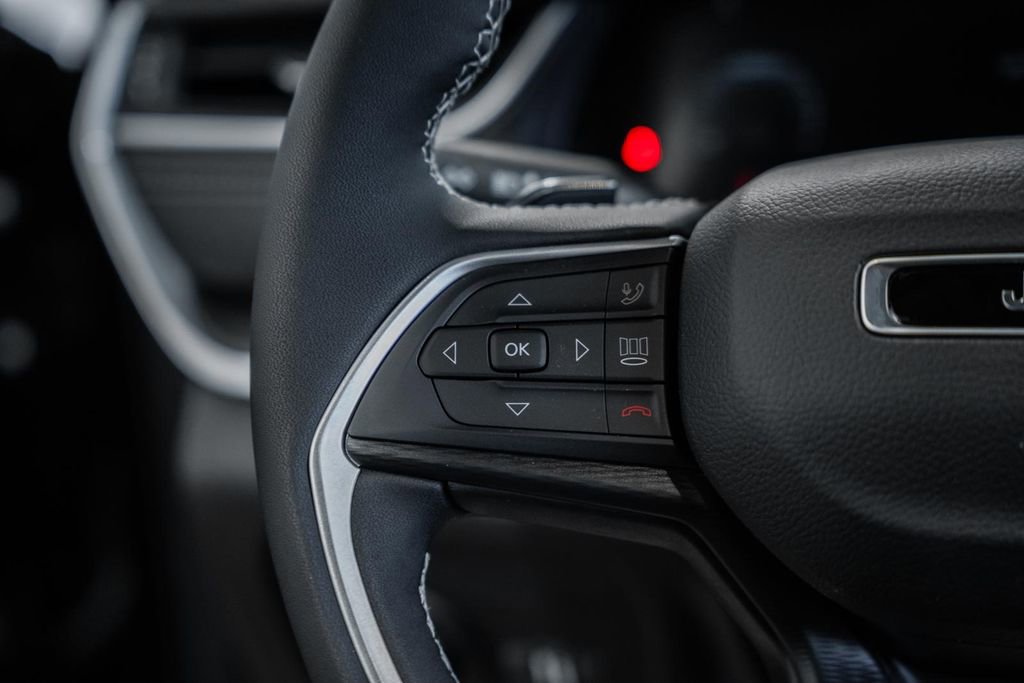 New 2025 Jeep Grand Cherokee Altitude image 27